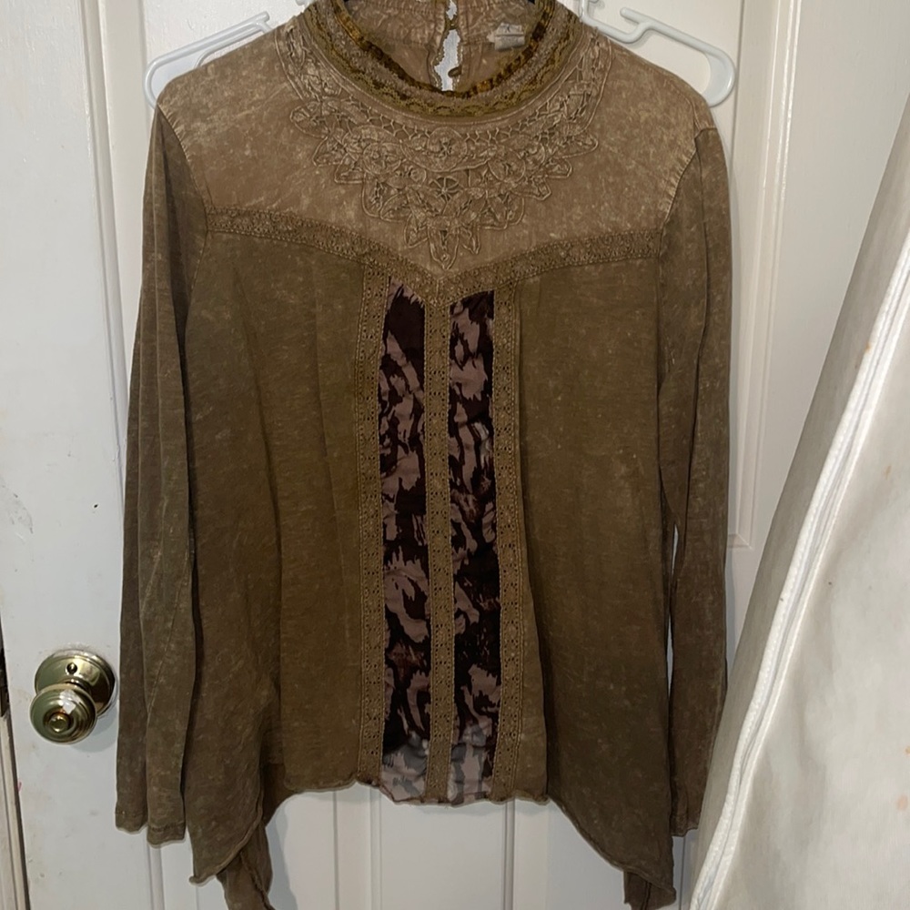 Gimmicks top size Large